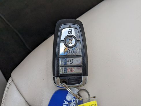 Used 2020 Lincoln Nautilus FWD w/ Equipment Group 101A image 31