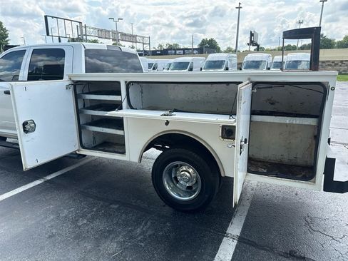 Used 2022 RAM 3500 Tradesman w/ Chrome Appearance Group AWD/4WD image 21
