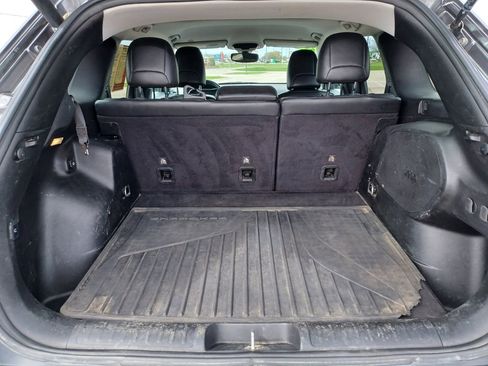 Used 2019 Jeep Cherokee Limited AWD/4WD image 9