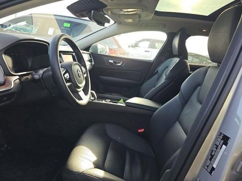 Certified 2025 Volvo V60 B5 Cross Country Plus image 5