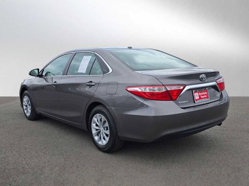 Used 2017 Toyota Camry LE FWD image 6
