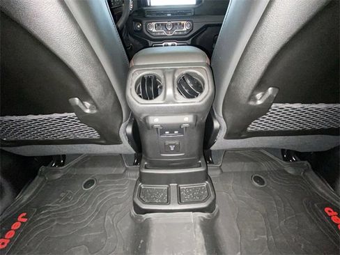 Used 2024 Jeep Wrangler Unlimited Rubicon image 29