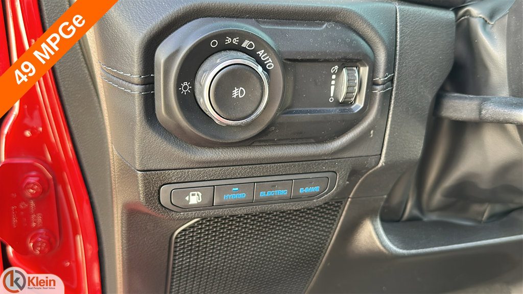 Used 2025 Jeep Wrangler Unlimited Sahara AWD/4WD image 16