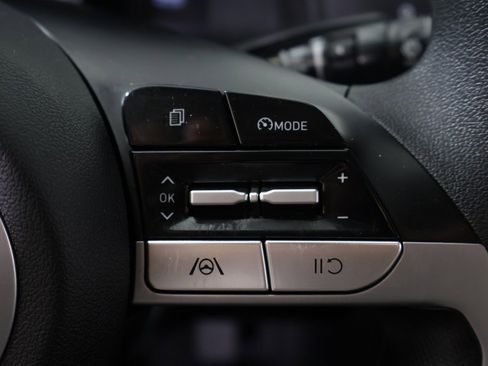 Used 2021 Hyundai Elantra SE image 39