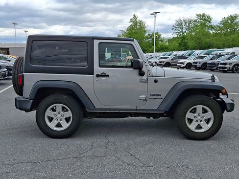 Used 2016 Jeep Wrangler Sport w/ Quick Order Package 24S AWD/4WD image 4
