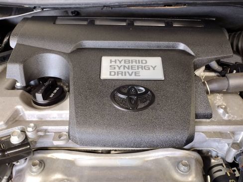 Used 2018 Toyota Avalon Limited w/ Carpet Mat Package FWD image 8