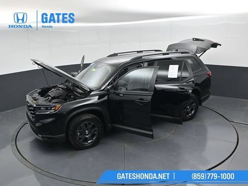 Certified 2025 Honda Pilot TrailSport image 56