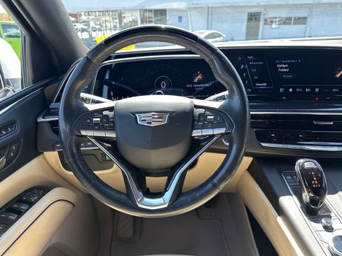 Used 2022 Cadillac Escalade ESV Premium Luxury image 18