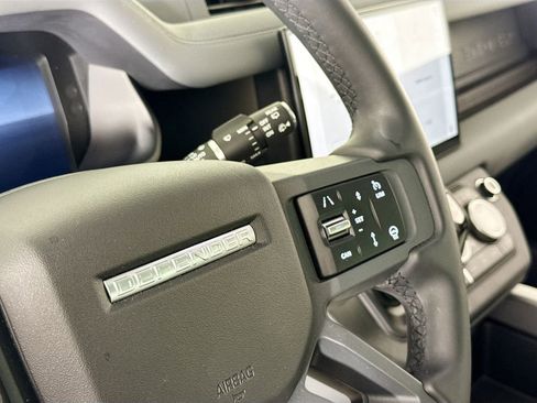 Used 2025 Land Rover Defender 110 X-Dynamic SE image 19
