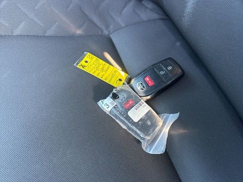 Used 2025 Toyota Tacoma SR image 29