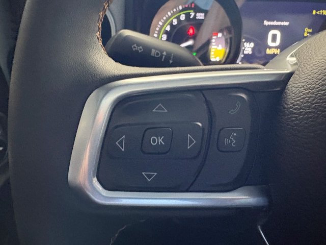 Used 2024 Jeep Wrangler Unlimited Sahara AWD/4WD image 17