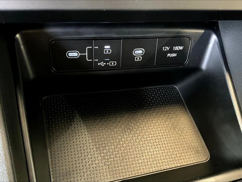 Used 2025 Hyundai Tucson SE image 15