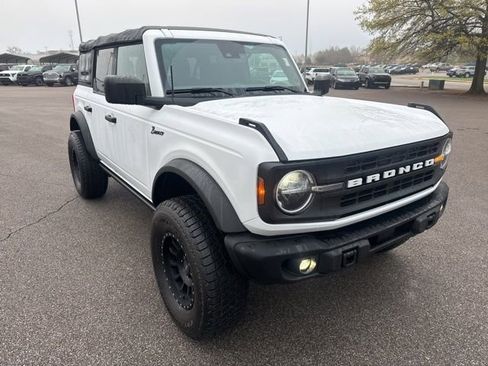 Used 2022 Ford Bronco Black Diamond image 7