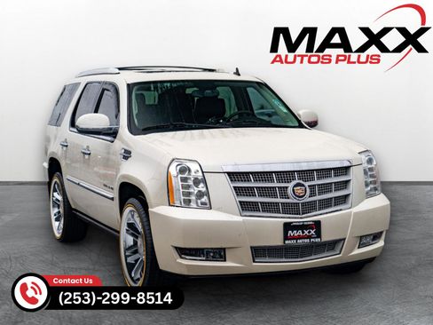 Used 2014 Cadillac Escalade Platinum image 1