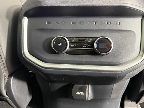 Certified 2025 Ford Expedition Active AWD/4WD image 15