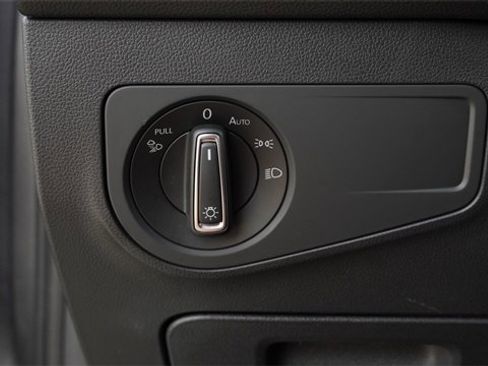 Used 2022 Volkswagen Tiguan SEL R-Line image 23