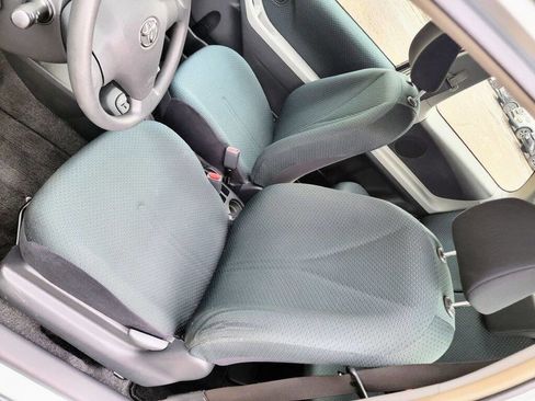 Used 2008 Toyota Yaris 2-Door Hatchback image 22
