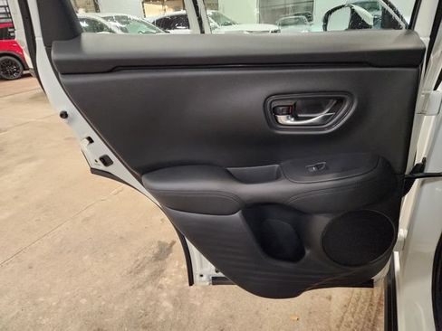 Used 2024 Honda HR-V LX image 22