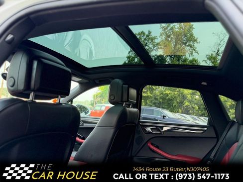 Used 2018 Porsche Macan AWD/4WD image 19