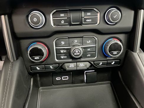 Used 2023 Chevrolet Tahoe Z71 AWD/4WD image 16