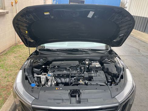 Used 2025 Kia K4 LXS image 31