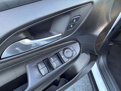 Certified 2025 Buick Envista Sport Touring image 19