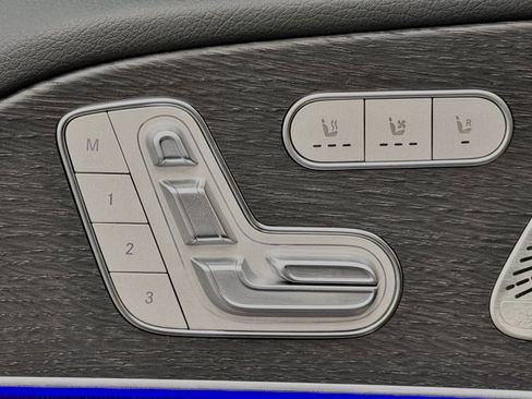 Used 2025 Mercedes-Benz GLS 450 4MATIC image 22