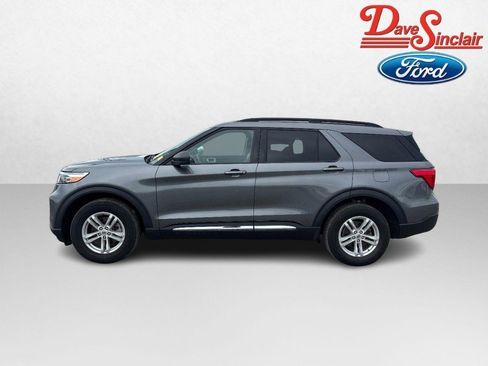 Used 2024 Ford Explorer XLT w/ Equipment Group 202A AWD/4WD image 10