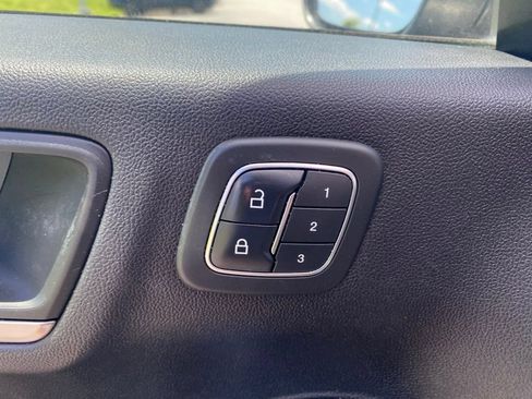 Used 2021 Ford Escape Titanium FWD image 14