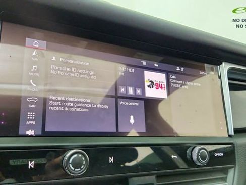 Used 2024 Porsche Macan AWD/4WD image 47