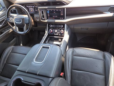 Used 2021 GMC Yukon XL Denali w/ Denali Premium Package RWD image 32