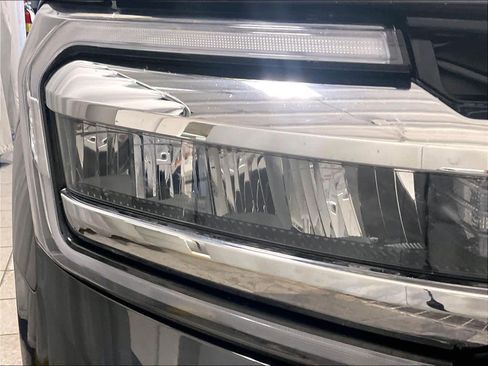 Used 2024 Ford Expedition Limited image 34