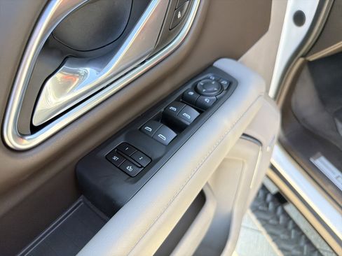 Used 2023 Chevrolet Tahoe Z71 w/ Off-Road Capability Package image 15