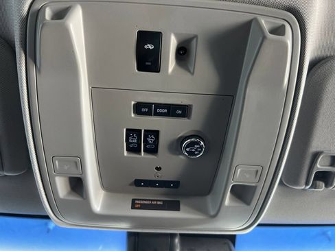 Used 2015 Cadillac Escalade Premium AWD/4WD image 63