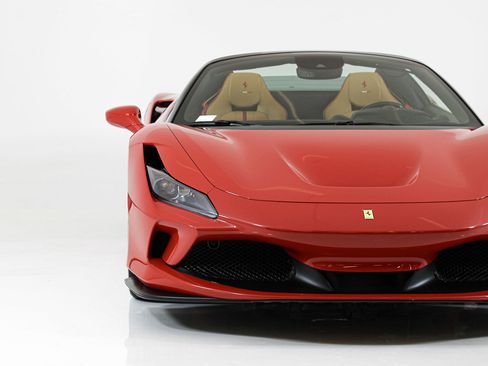 Certified 2022 Ferrari F8 Tributo RWD image 22
