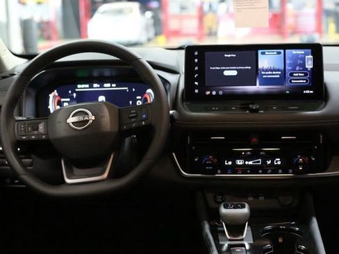 New 2026 Nissan Rogue Platinum image 17