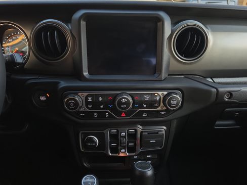 Used 2023 Jeep Gladiator Sport AWD/4WD image 24