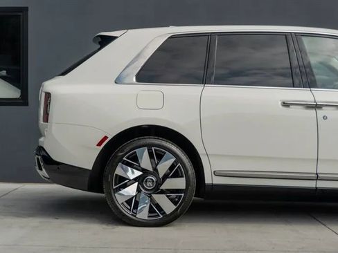 Used 2025 Rolls-Royce Cullinan image 33