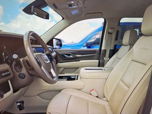 Used 2021 GMC Yukon XL Denali image 6