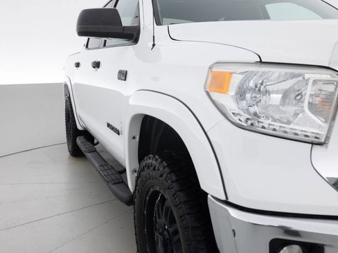 Used 2017 Toyota Tundra SR5 w/ SR5 Upgrade Package image 11