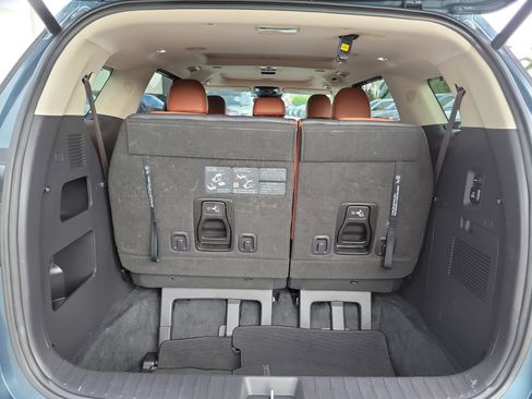 Used 2024 Kia Carnival SX Prestige FWD image 18