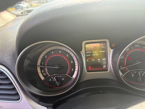 Used 2018 Dodge Journey Crossroad w/ Nav & Sun Group AWD/4WD image 16