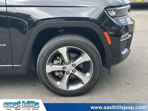 Certified 2023 Jeep Grand Cherokee Limited AWD/4WD image 10