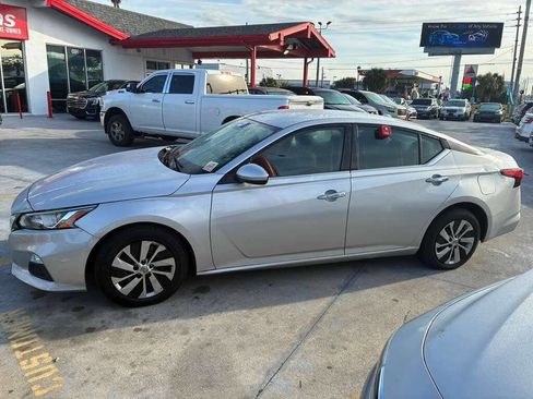 Used 2020 Nissan Altima 2.5 S image 5