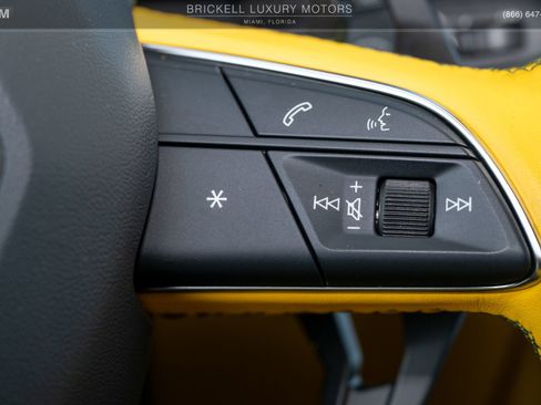 Used 2022 Lamborghini Urus AWD/4WD image 33
