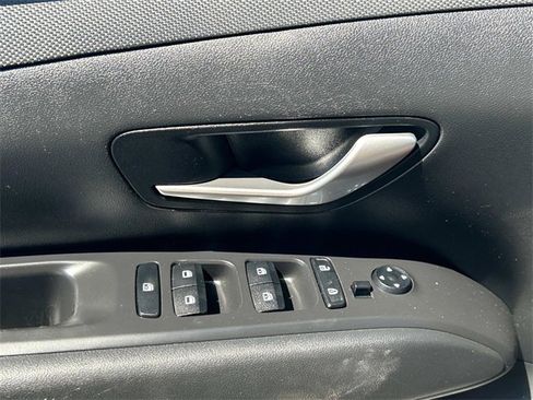 Used 2022 Hyundai Santa Cruz SEL Premium w/ Cargo Package image 18