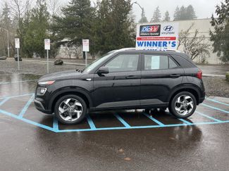 Certified 2022 Hyundai Venue SEL video 2