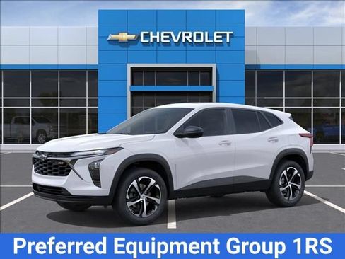 New 2026 Chevrolet Trax RS w/ Sunroof Package FWD image 2