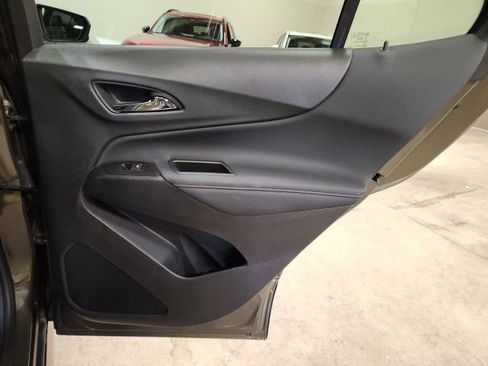 Used 2023 Chevrolet Equinox RS image 31
