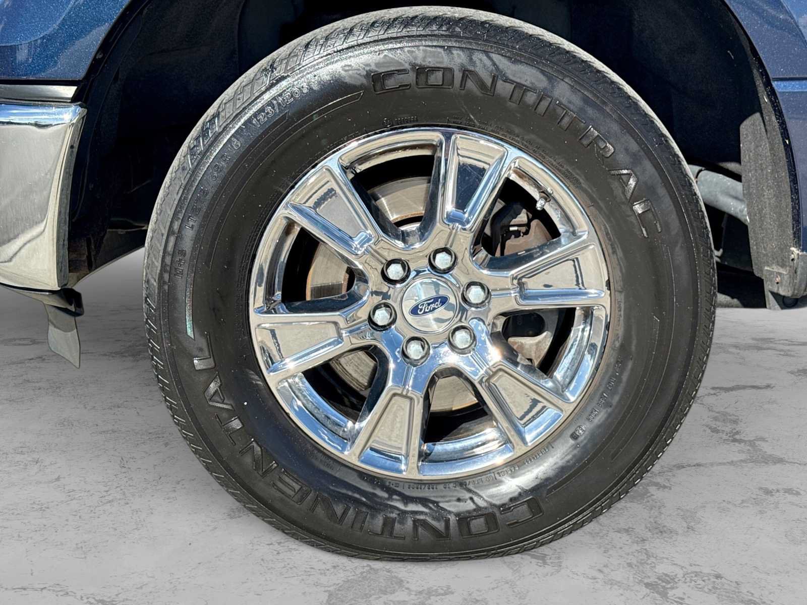 Used 2015 Ford F150 XLT w/ Equipment Group 302A Luxury AWD/4WD image 13